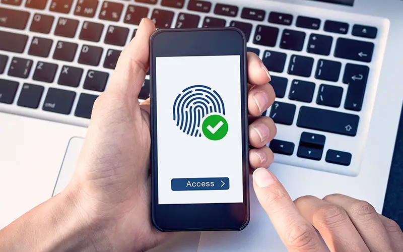 7 Tips for Staying Safe in a Digital World