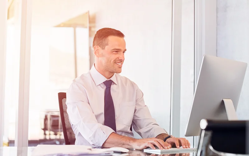 Servicing Clients in a Virtual World